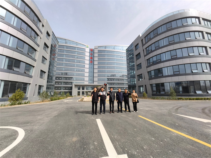 參觀考察勁牛集團(tuán)